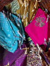 Load image into Gallery viewer, Pop On A Few "Charming" - 20mm Stitch Markers, Lucite Lilies with Glass Beads