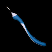 Load image into Gallery viewer, Addi Swing crochet hook 2mm blue side view