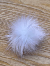 Load image into Gallery viewer, Imitation Rabbit Fur Pom Poms
